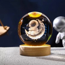 Світлодіодний нічник Lem Berger, LED 3D-світильник, кришталева куля Астронавт на Місяці, діаметр 8 см, живлення USB, 3309883